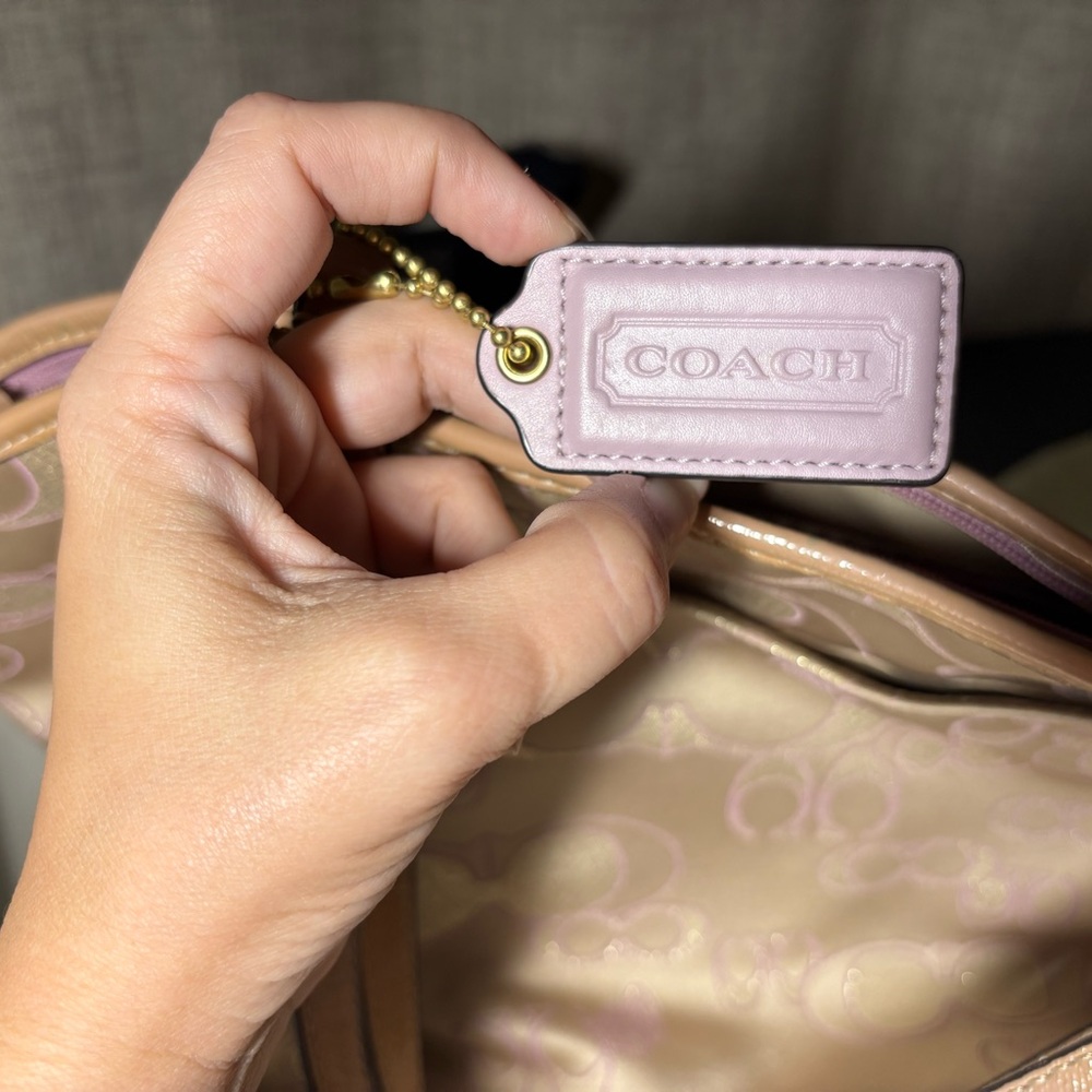 Coach Signature and Butterfly 🦋 Asia exclusive - Picture 3 of 10